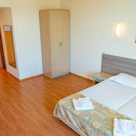 Room In Guest Room ساني بيتش