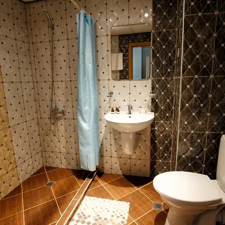 Room In Guest Room בית הארחה